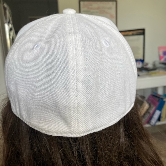 Adidas white baseball cap. Stretchy.  New with tags - Picture 9 of 9